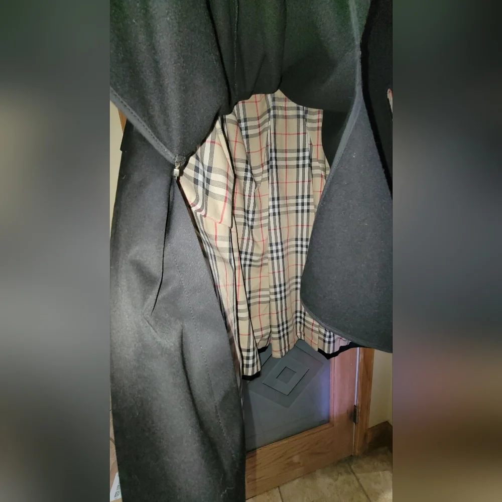 Burberry Men's Trench coat w/ removal wool lining  40R - Picture 7 of 16